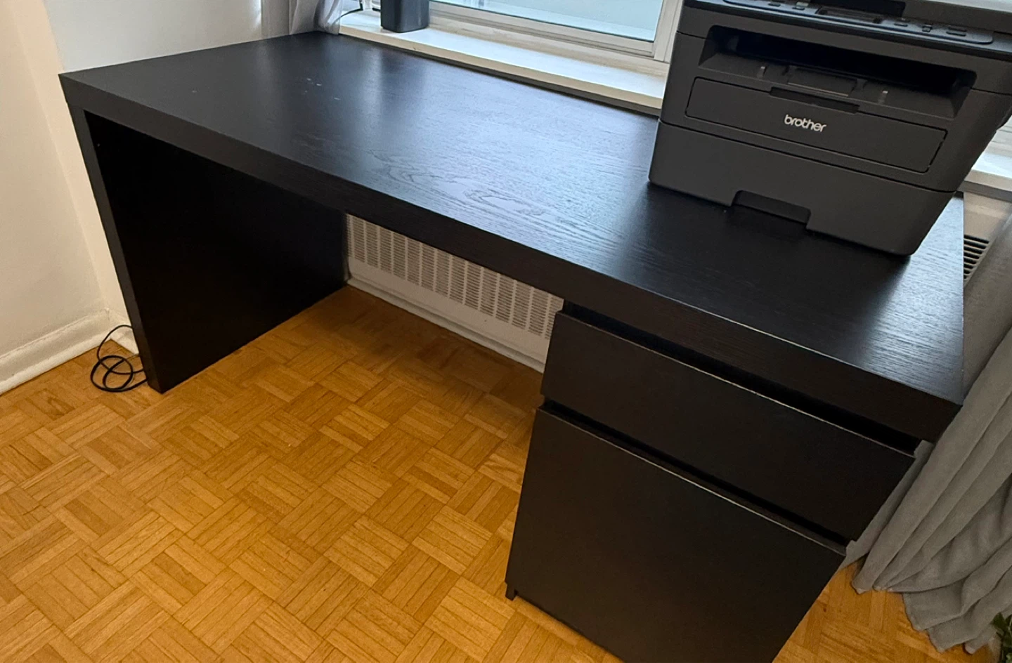 Black Desk