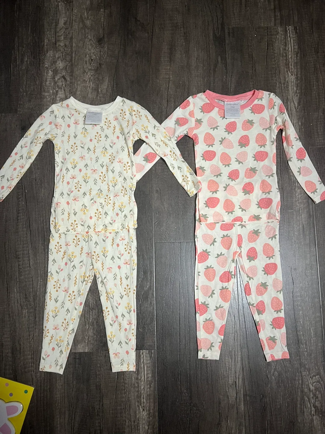 Emily and Oliver 12M Pajama Set - Strawberry & Floral