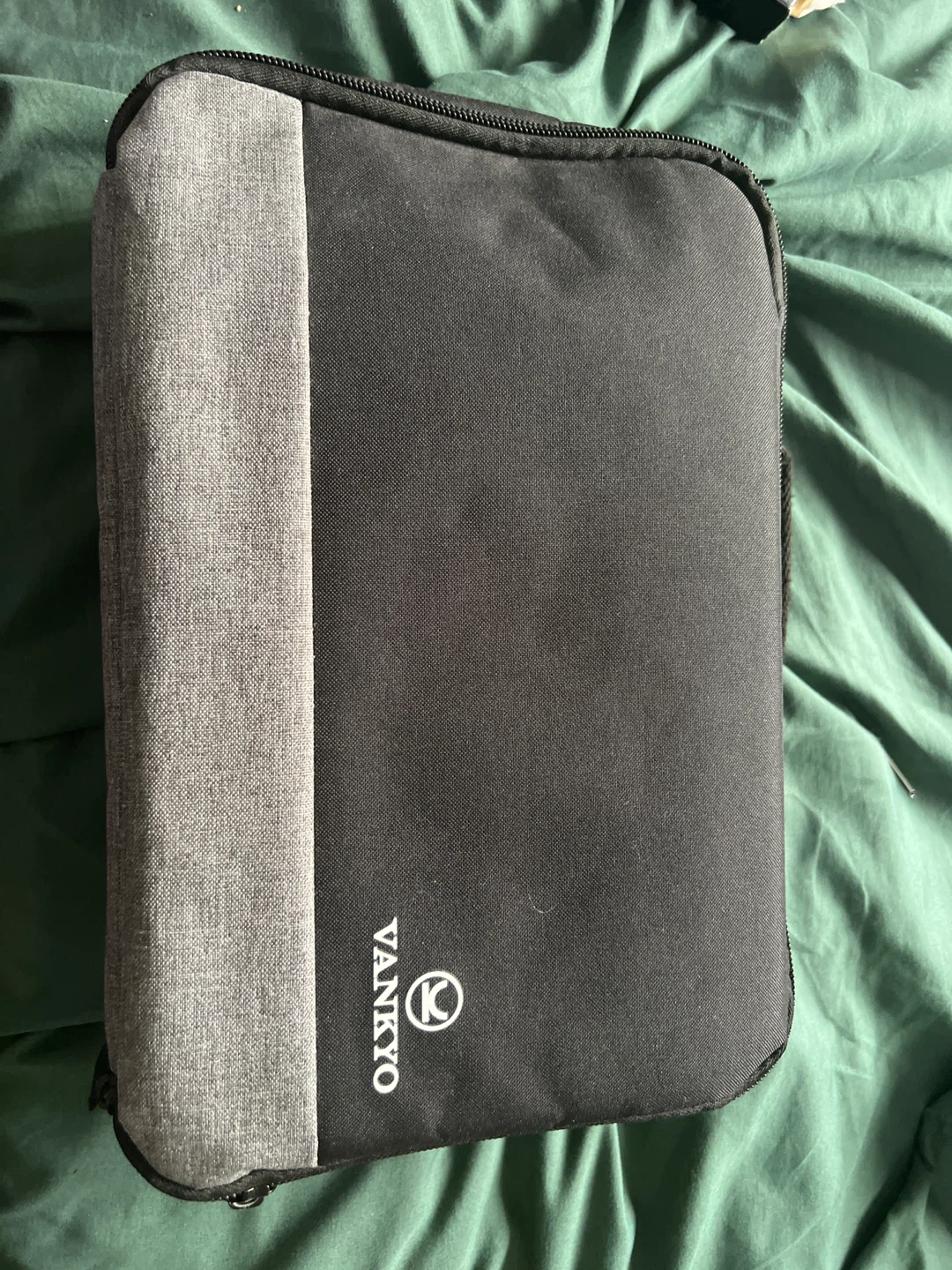 VANKYO Mini Projector with Carrying Case