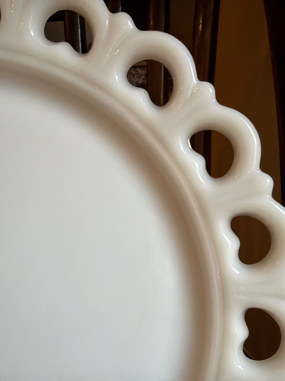 🌱Vintage White Milk Glass Lace Edge Cake Plate - photo 2