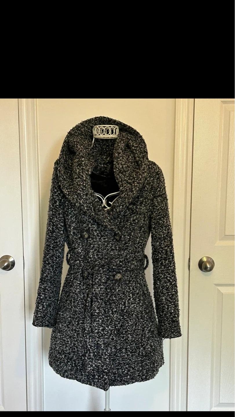 Beautiful Women's Black & White Hooded Coat-Reduced! - photo 3