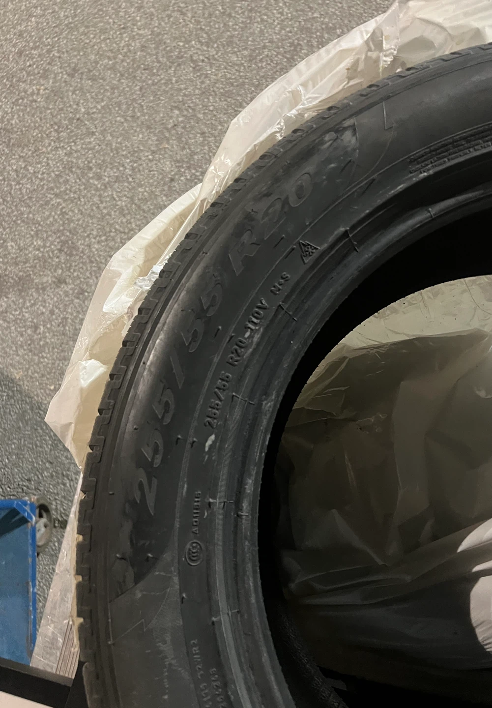 Pirelli Scorpion Winter Tire 235/60R18 103H - photo 5