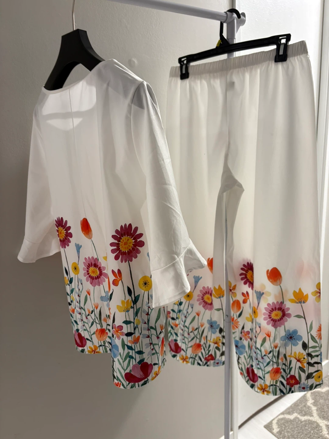 Ensemble haut et pantalon à fleurs - photo 4