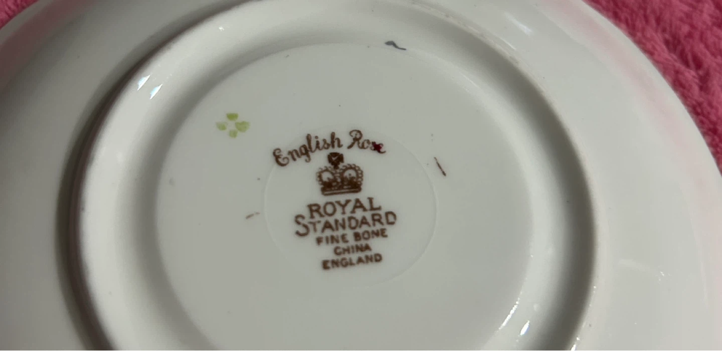 Royal Standard English Rose Teacup and Saucer - photo 2