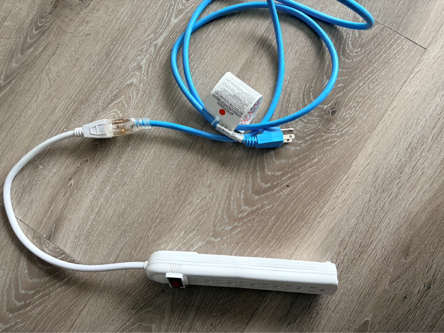 Globe 6-Outlet Power Strip and Extension Cord - photo 2