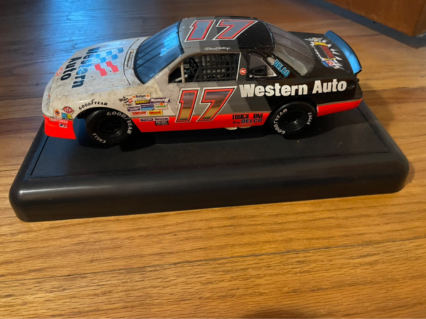 Darrell Waltrip 17 Western Auto Lumina 1/18 Scale Diecast NASCAR - photo 3