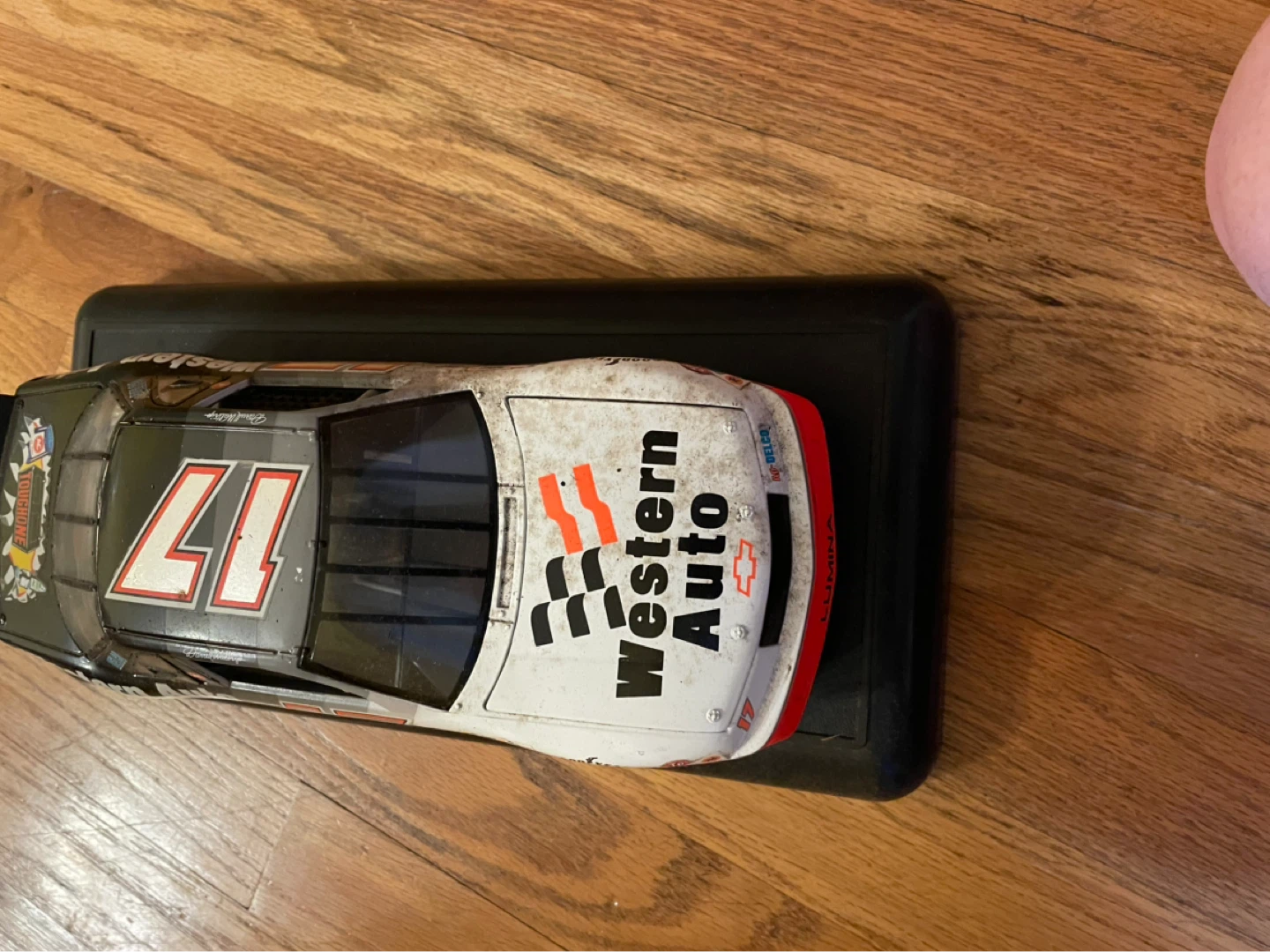 Darrell Waltrip 17 Western Auto Lumina 1/18 Scale Diecast NASCAR