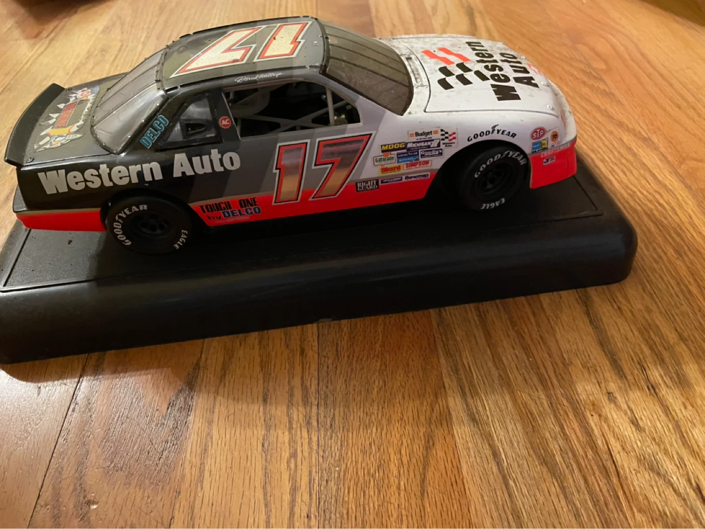 Darrell Waltrip 17 Western Auto Lumina 1/18 Scale Diecast NASCAR - photo 4
