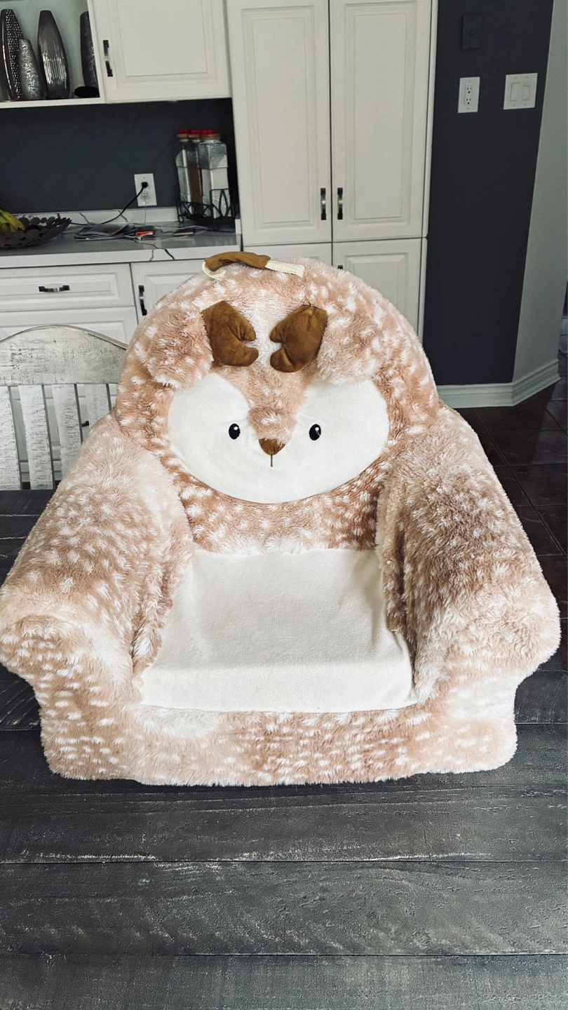 Kids plush chair