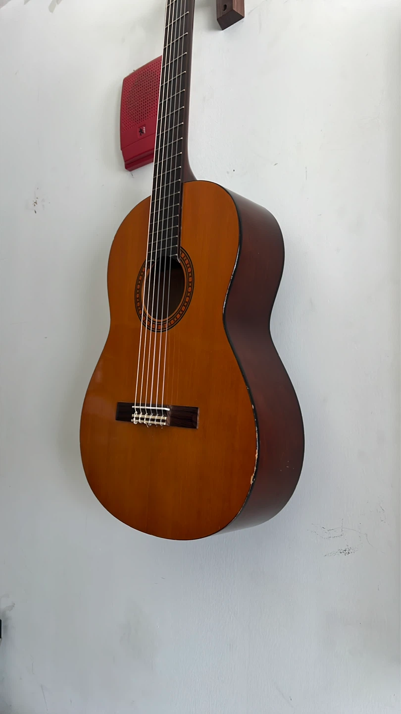 Yamaha Classical Guitar CS40 - photo 2