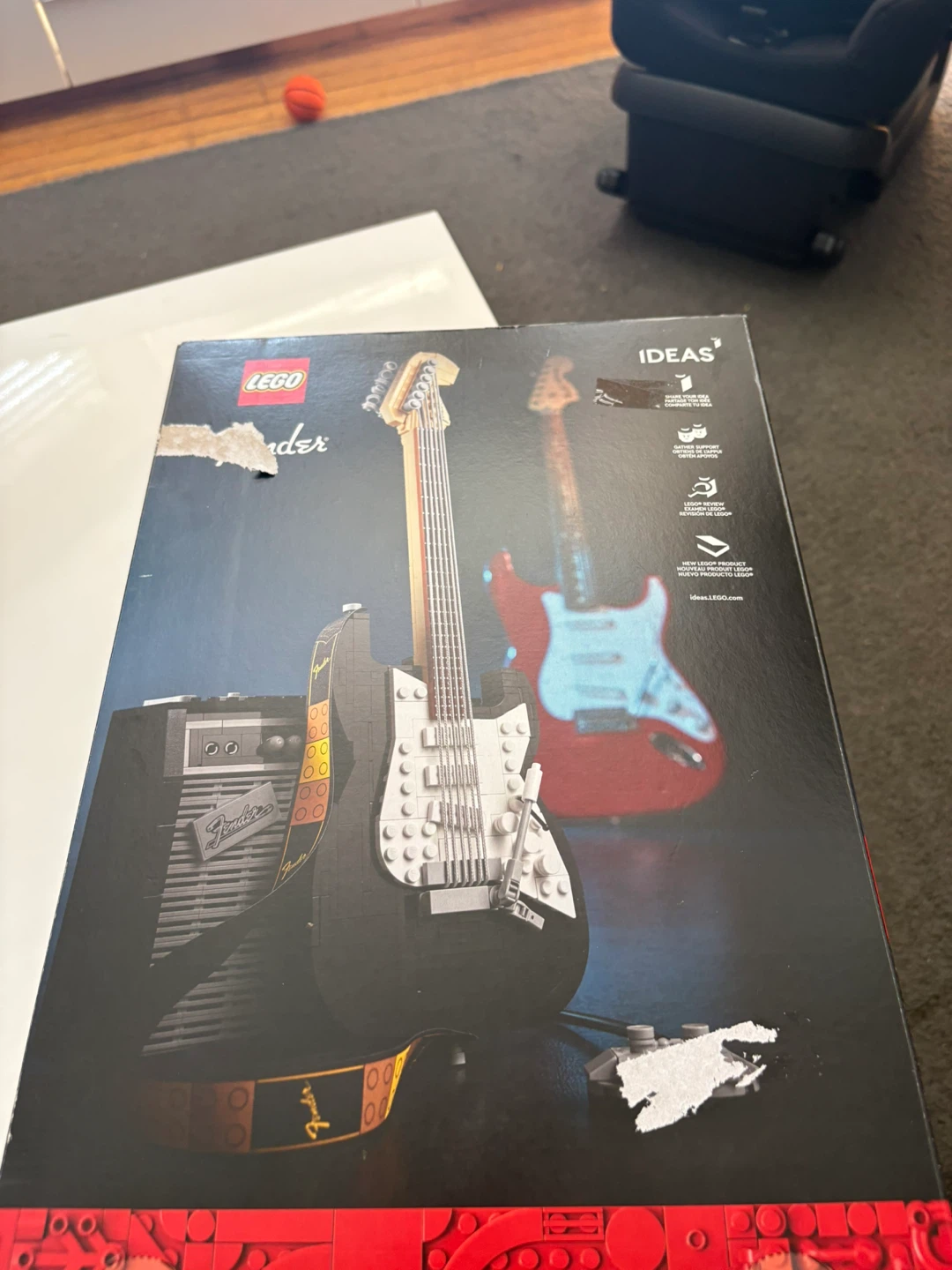 LEGO Ideas Fender Stratocaster 1074 pcs Set - photo 2