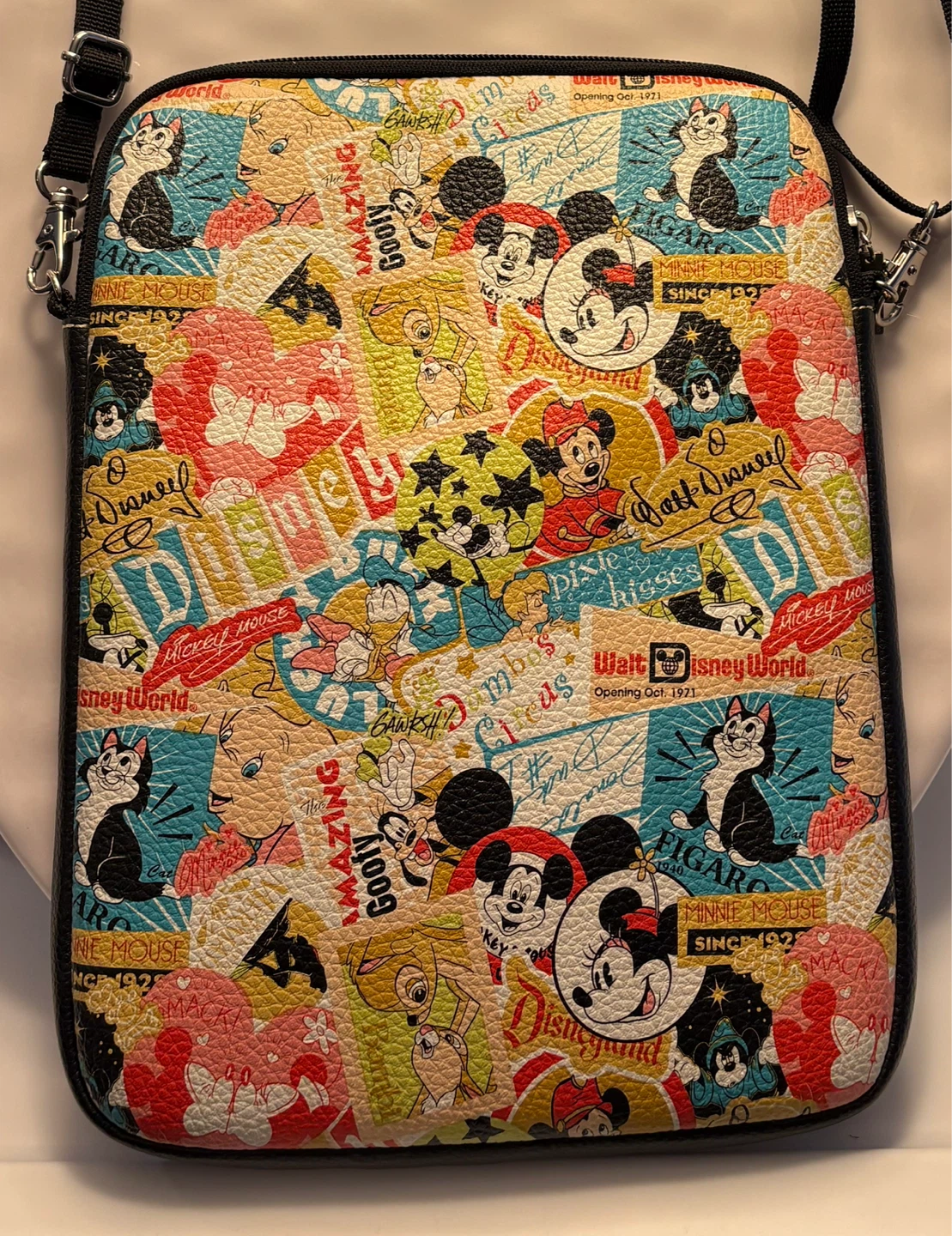 ✨✨Disney Collage Tablet Bag - photo 4