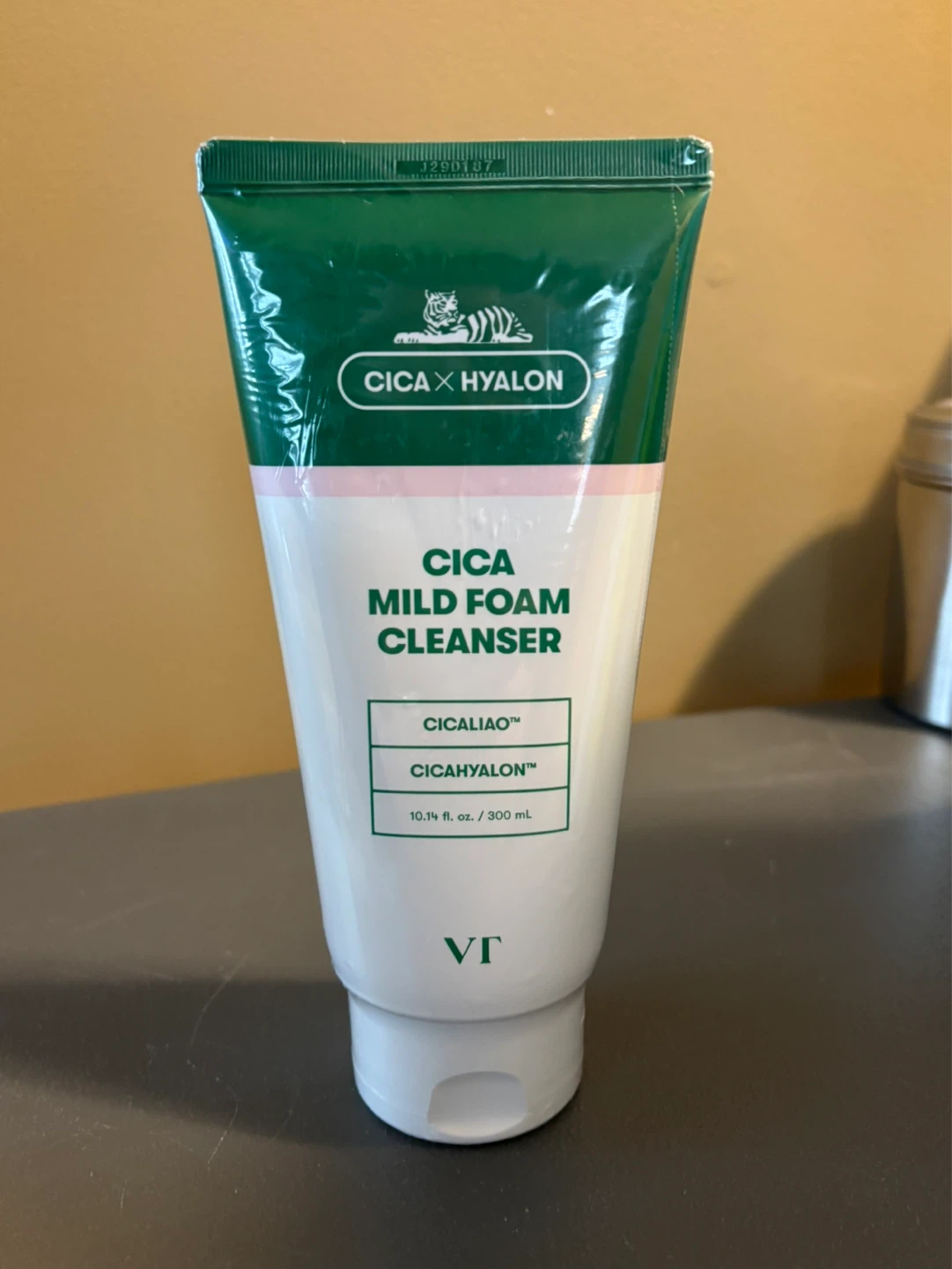 VT Cica Mild Foam Cleanser - 300 mL