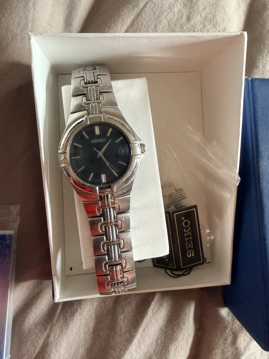 Seiko Stainless Steel Watch with Original Box and Papers - photo 5
