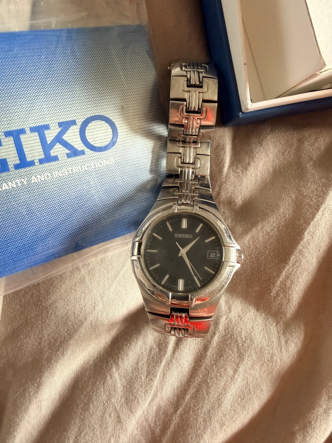 Seiko Stainless Steel Watch with Original Box and Papers - photo 3