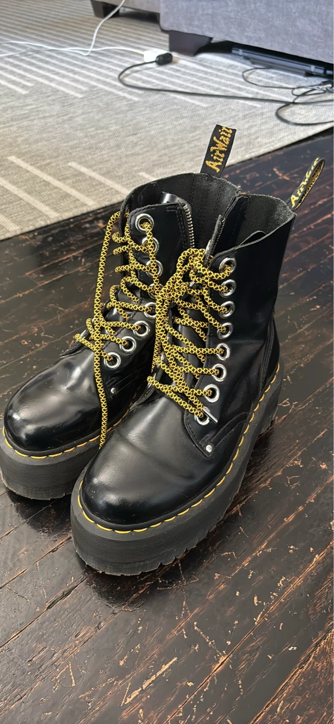 Dr. Martens Jadon Max Boots