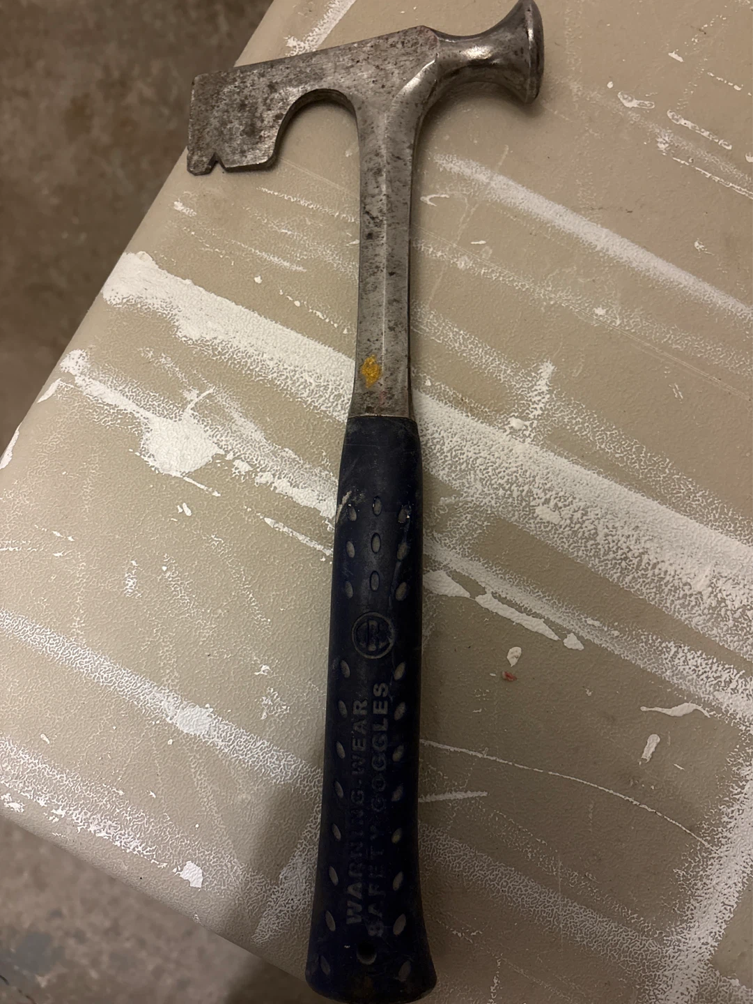 Claw Hammer with Nail Puller