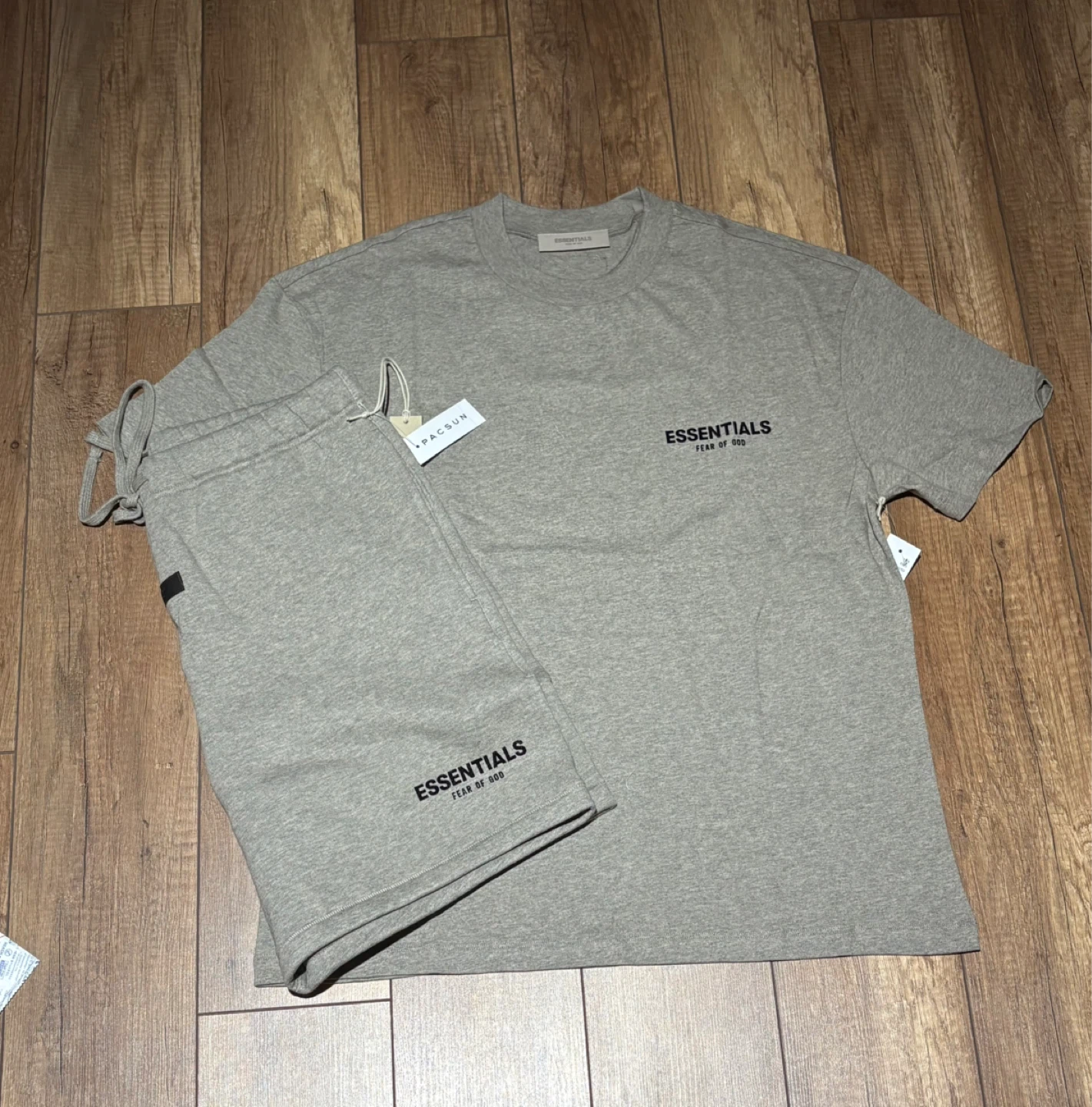 Essentials Fear of God Tee Shirts and Shorts (XS-XL) - photo 2
