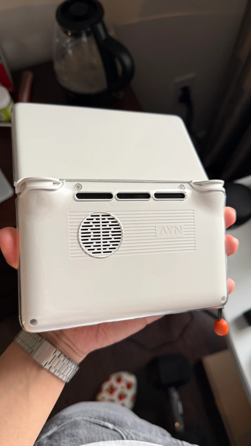 AYN Thor Pro 256GB with 1TB SD - photo 2