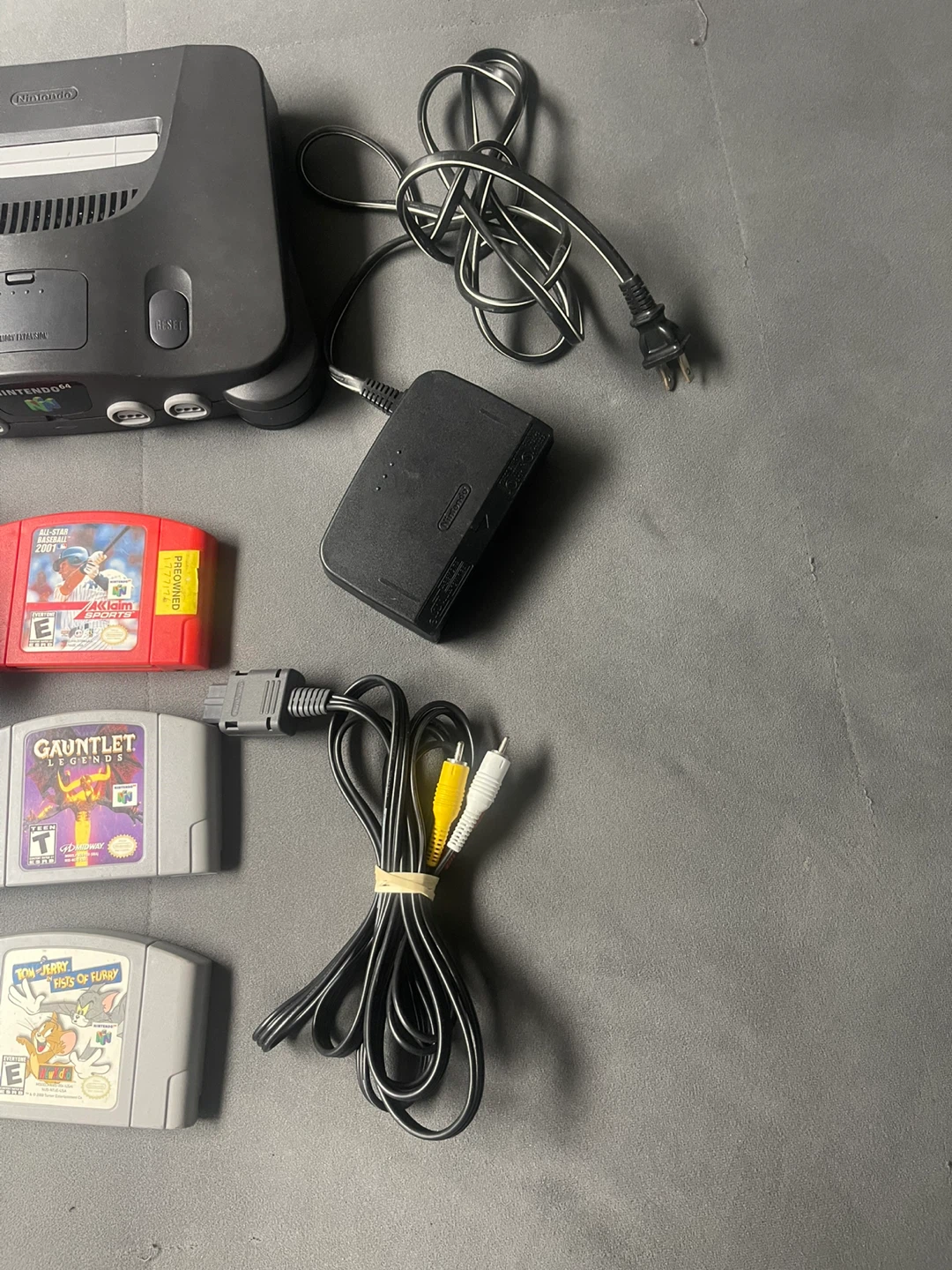 Nintendo 64 Console with Games and Controllers - photo 4