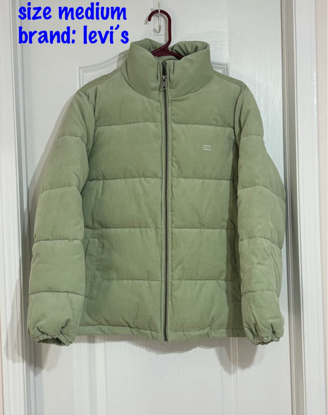Levi's Puffer Jacket - Size Medium