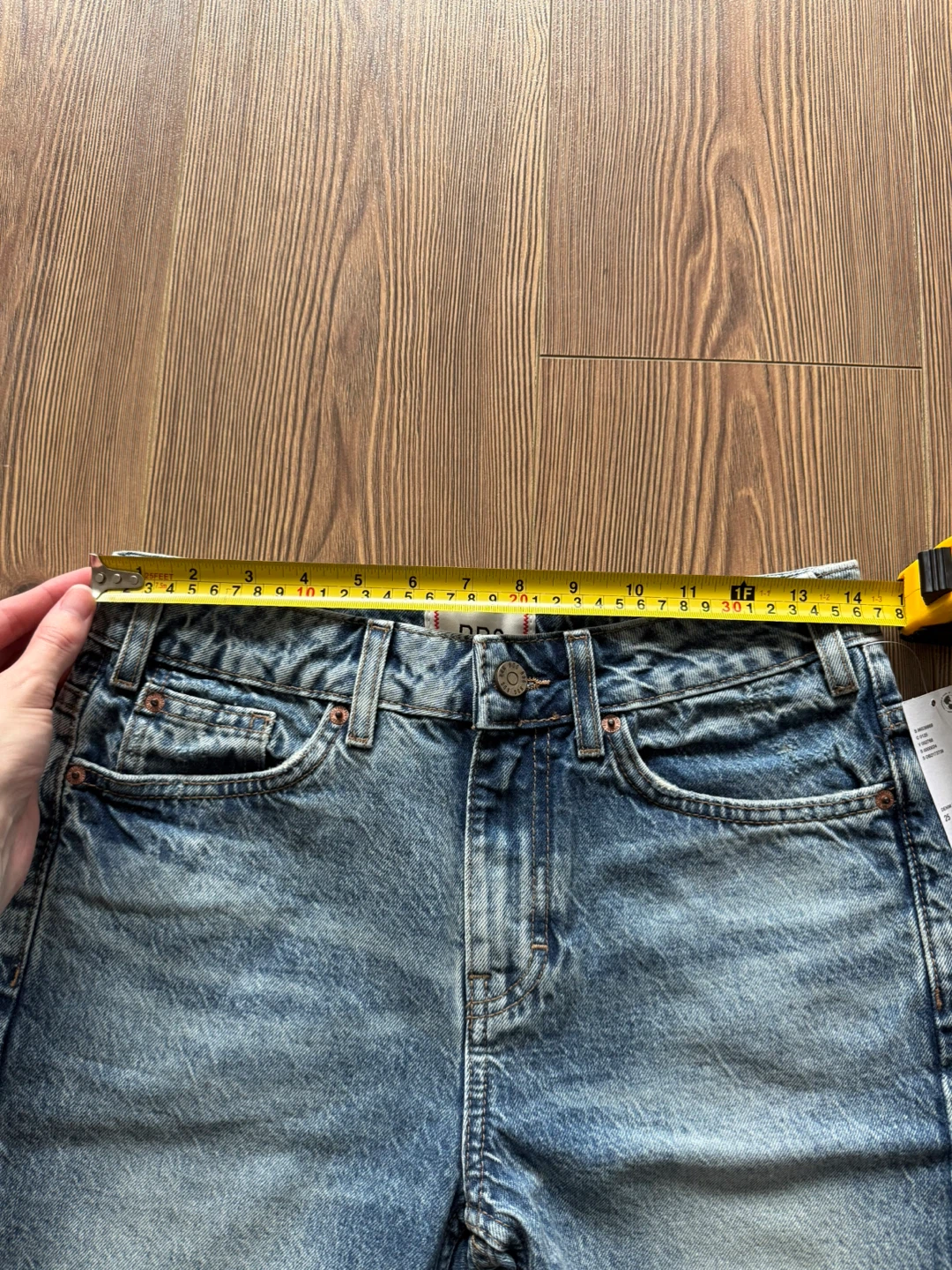 New with Tags! BDG Low Waist Baggy Jorts | Size 25 - photo 2