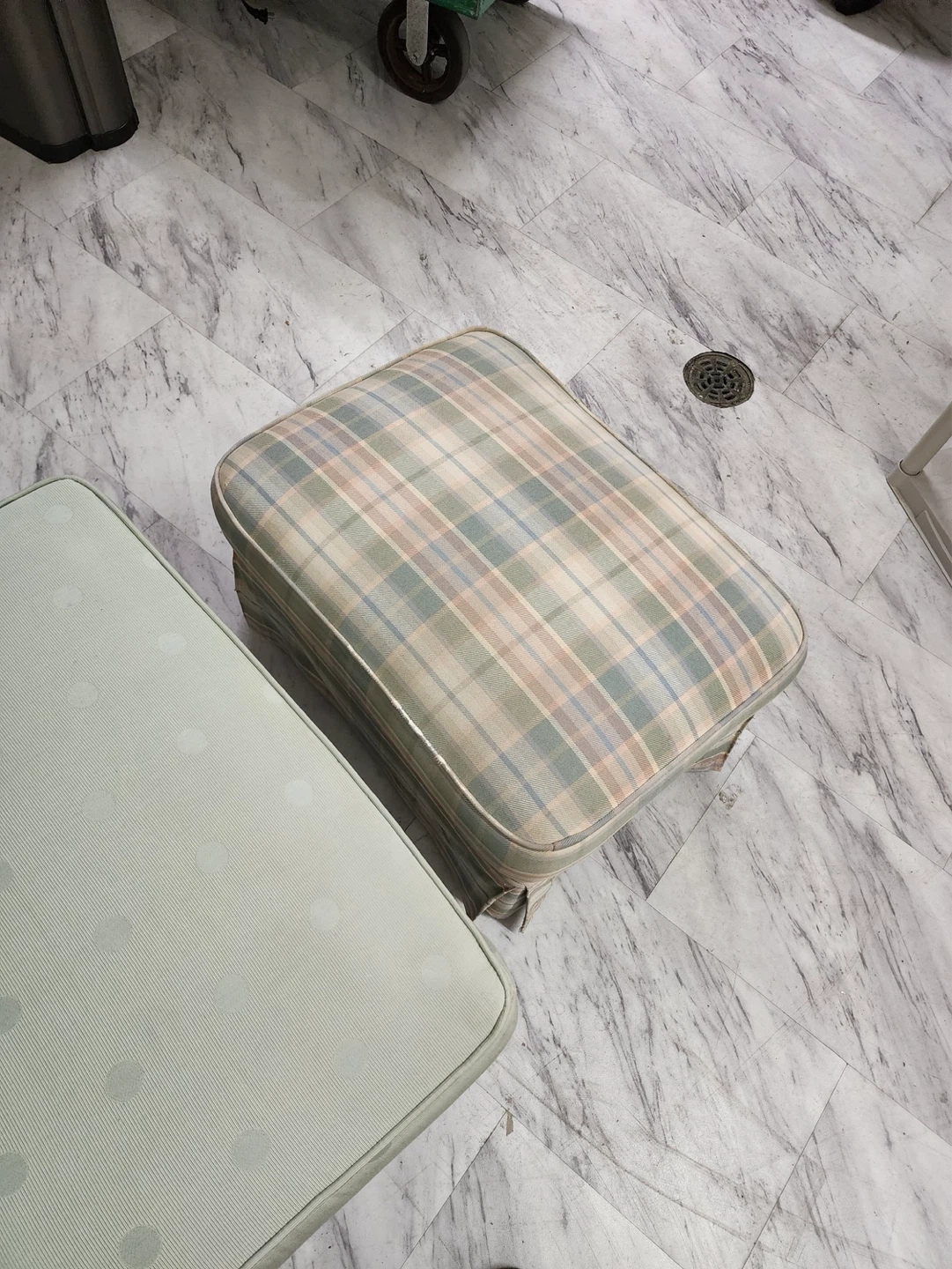 Armchair with Ottoman - photo 3