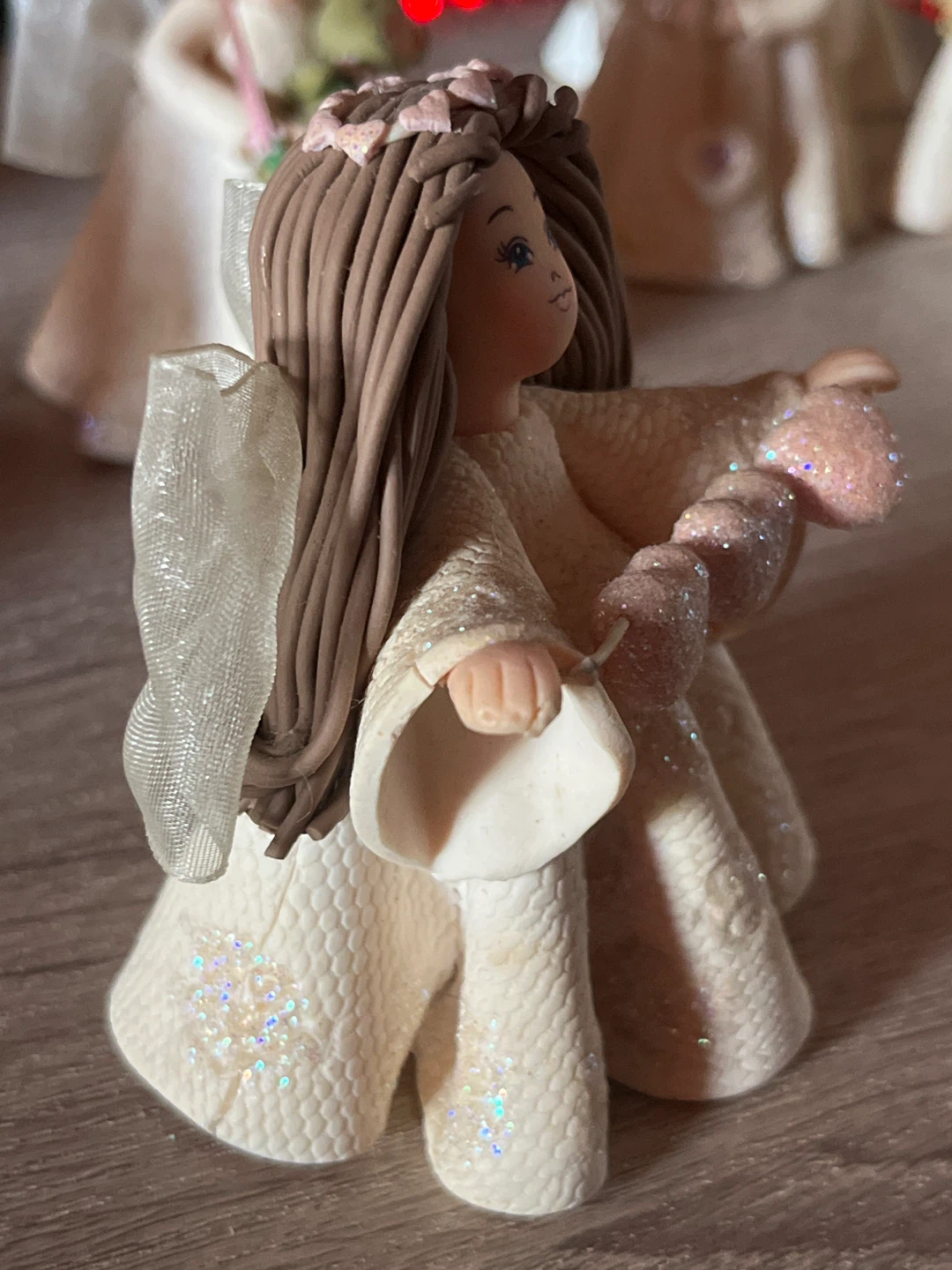 Angel Figurine with Hearts - photo 3