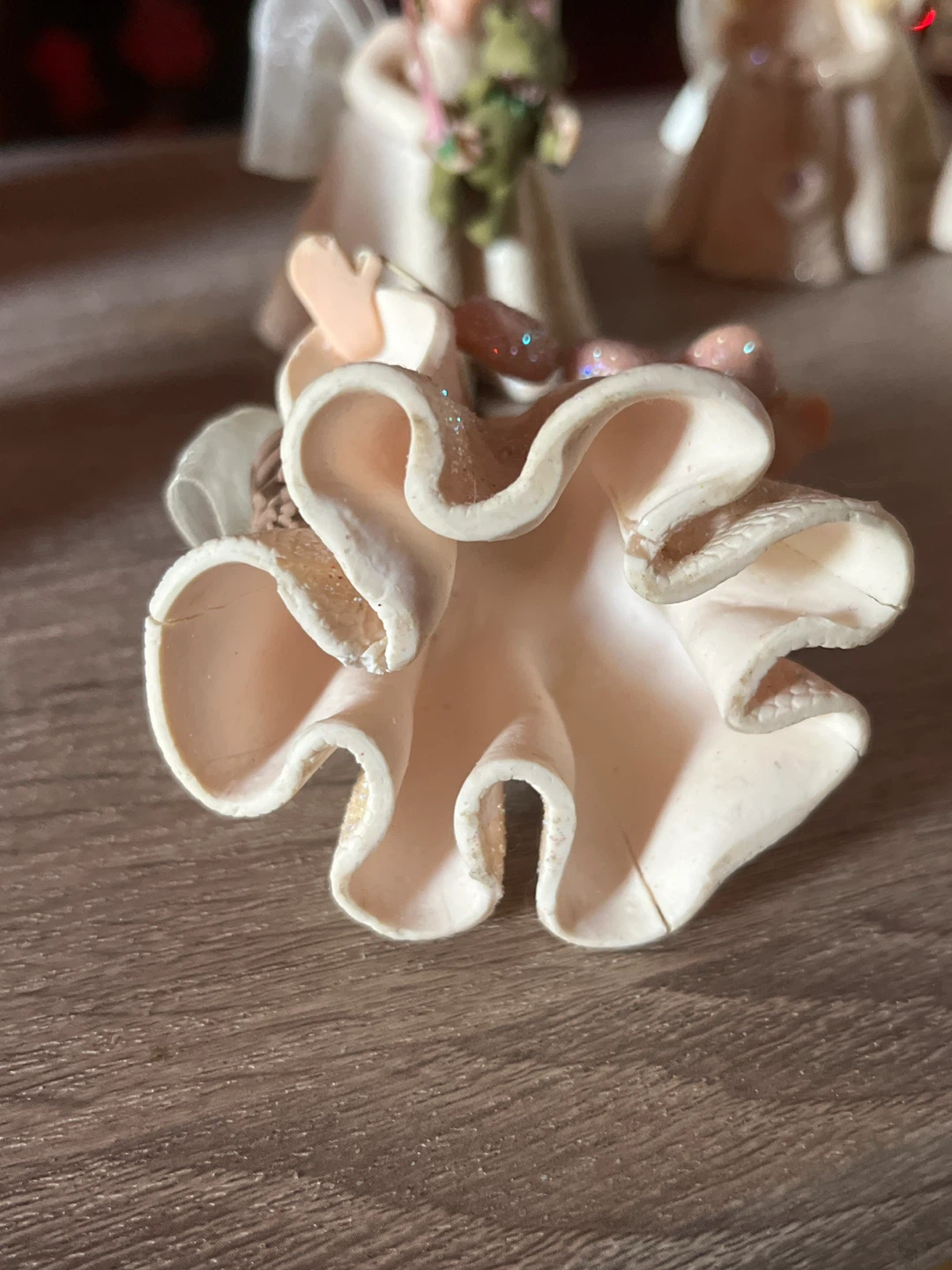 Angel Figurine with Hearts - photo 5