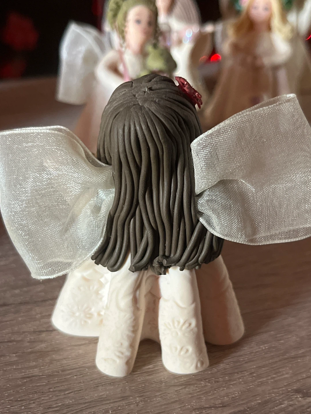 Angel holding gingerbread man garland figurine - photo 3
