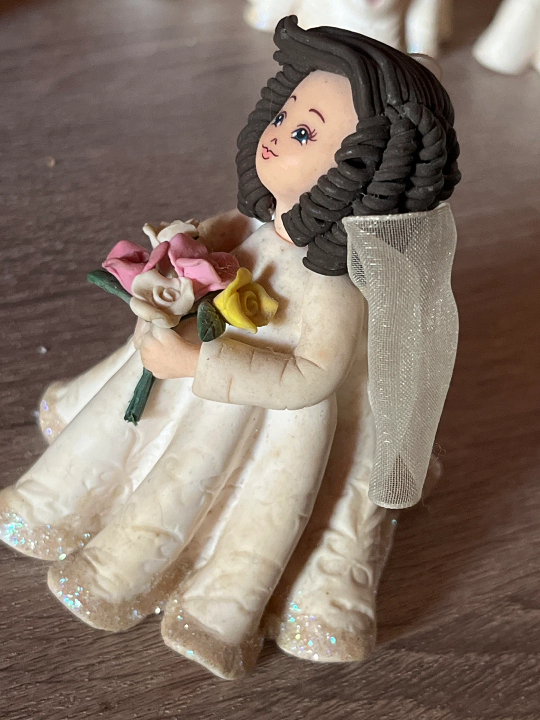 Bride Figurine with Bouquet - photo 2