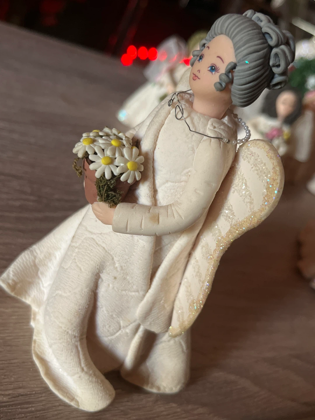 Angel Figurine with Flowers - photo 4