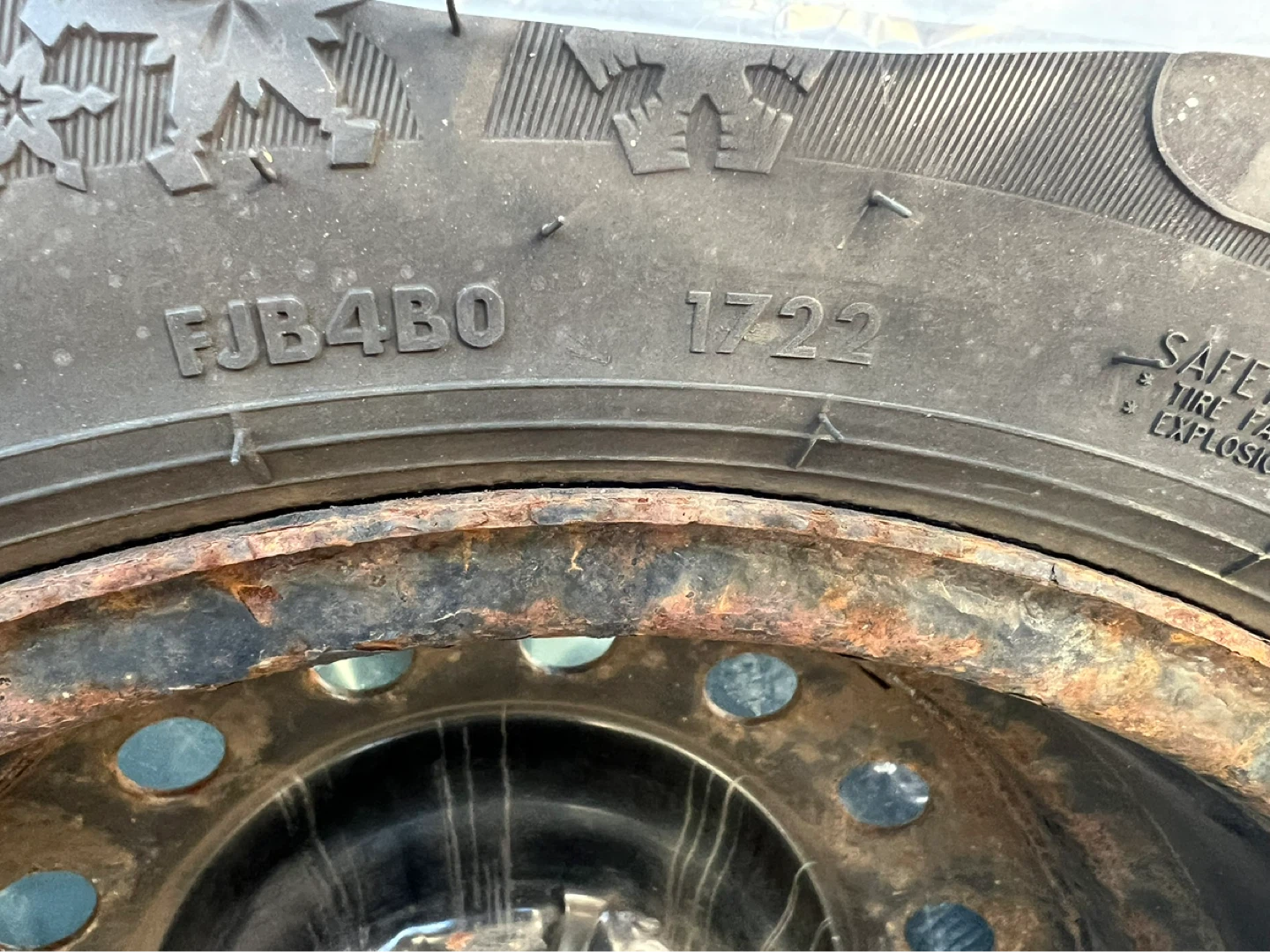 205/60R16 GT Radial ICEPRO3 Winter tires On rims