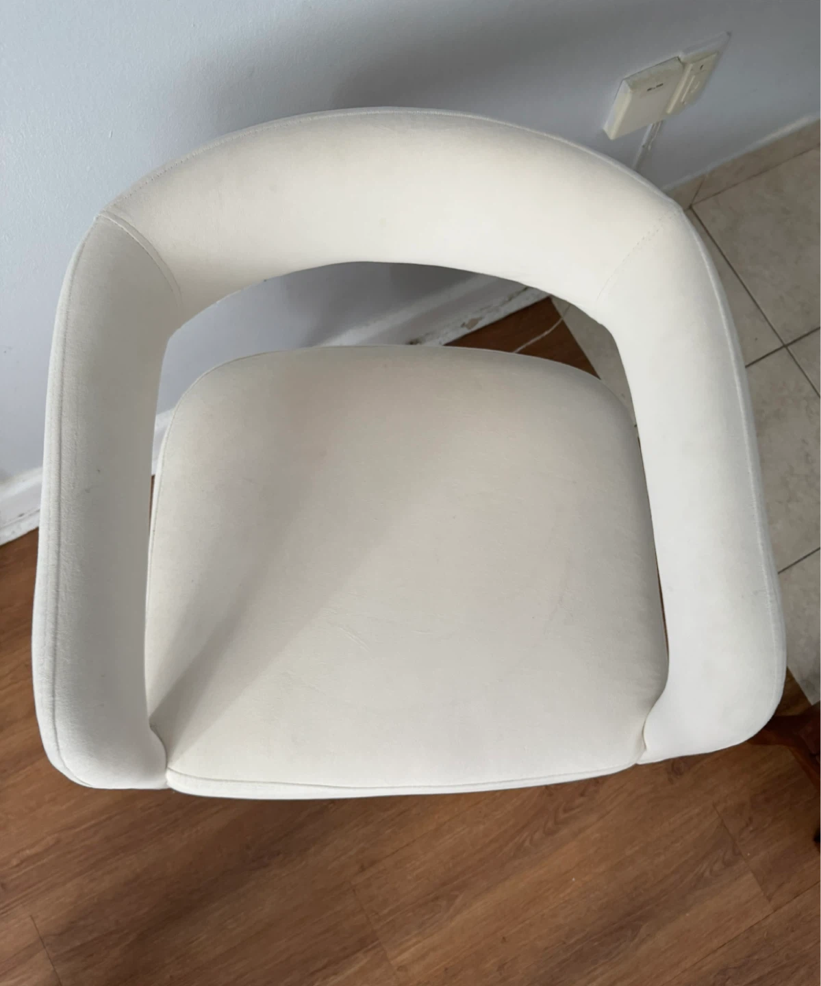 White Velvet Accent Chair - photo 2