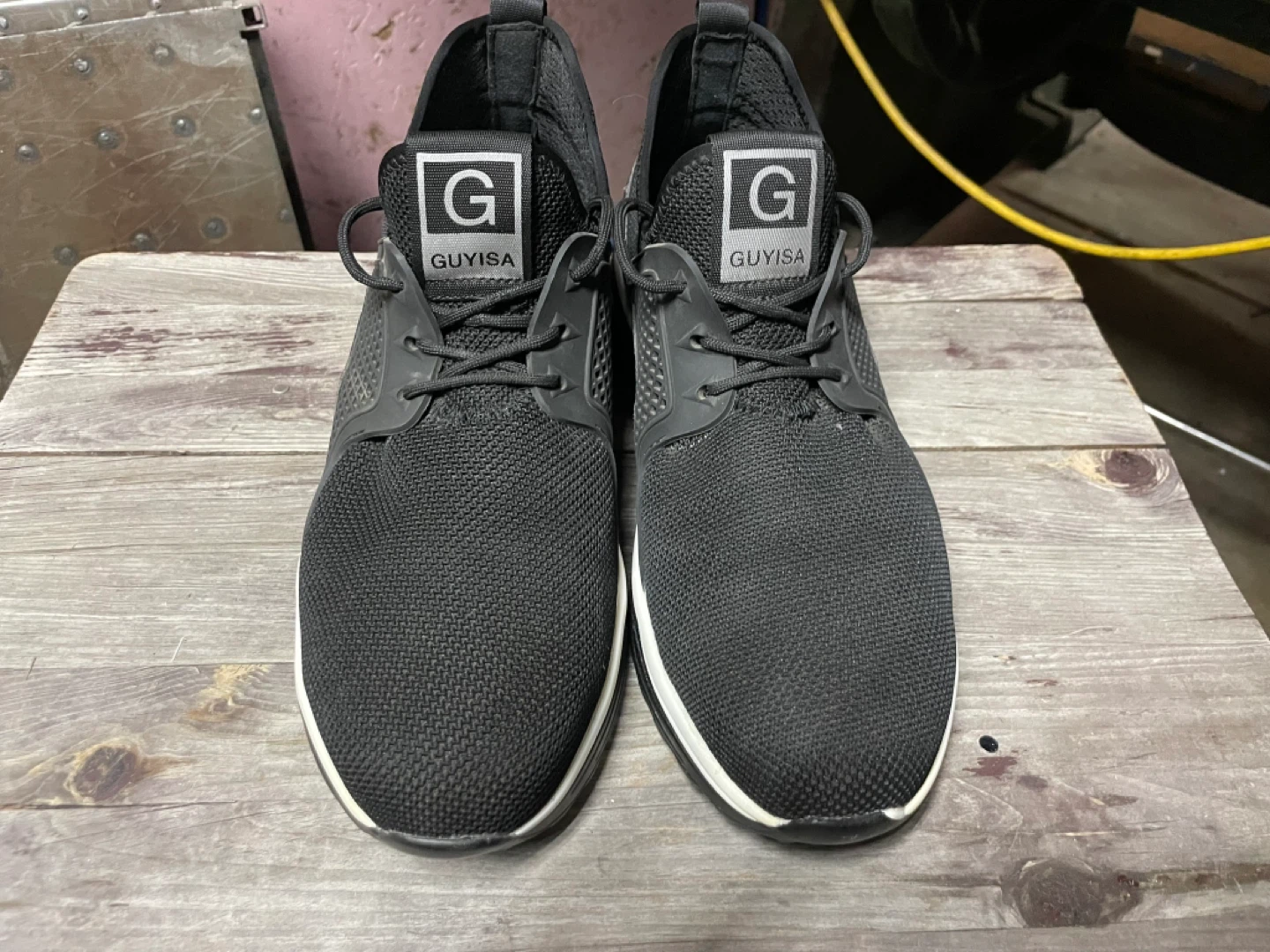 GUYISA Black Mesh Work Shoes