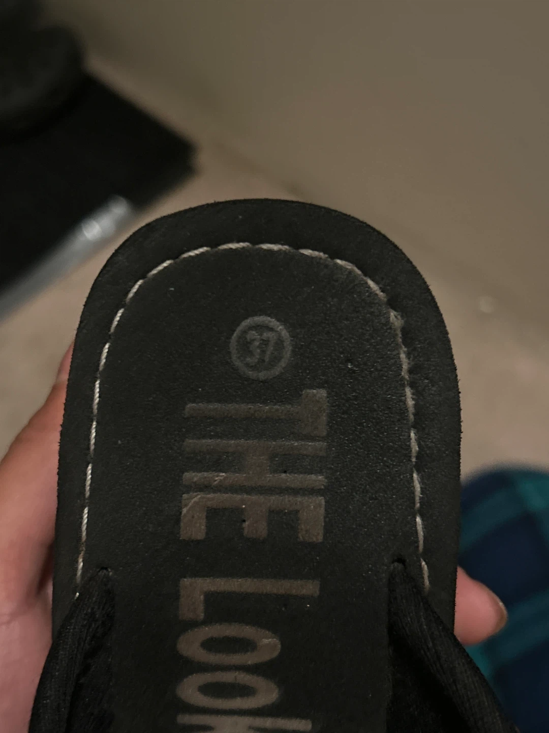 THE LOOK Black Slip-On Sandals Size 37 - photo 2