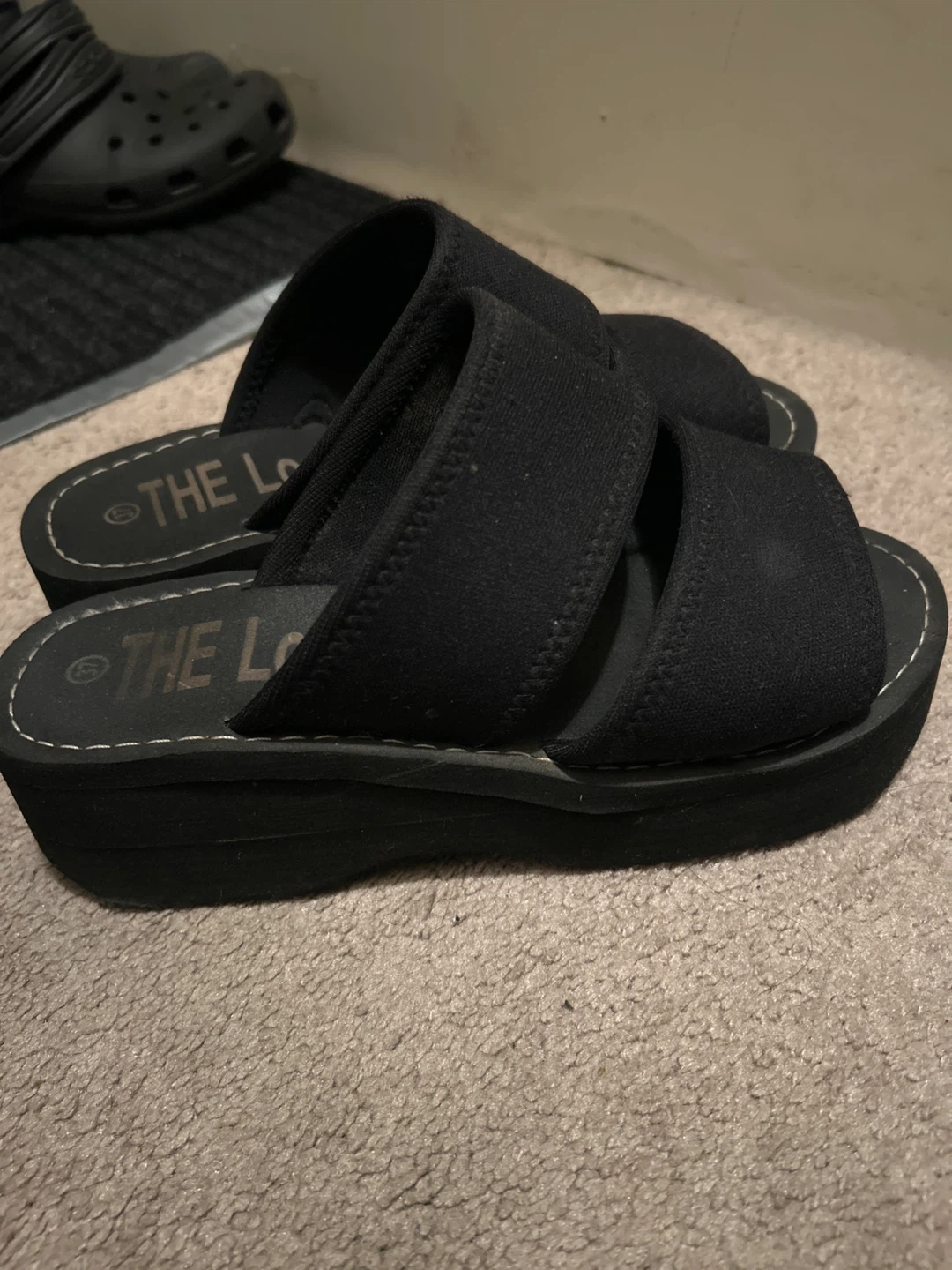 THE LOOK Black Slip-On Sandals Size 37 - photo 3