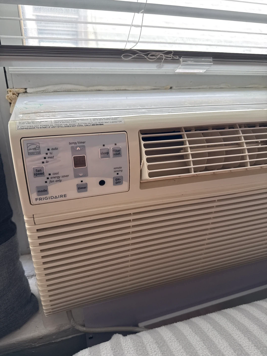 Frigidaire Window Air Conditioner 12000 BTU - photo 3