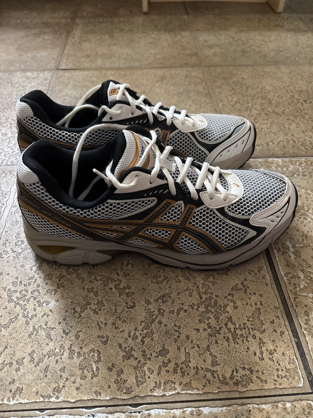 ASICS GT-2160 size 10