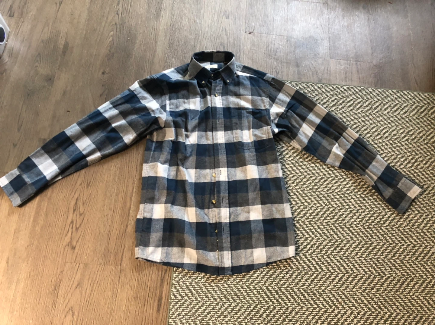 Hobbs Creek Flannel Shirt Size S