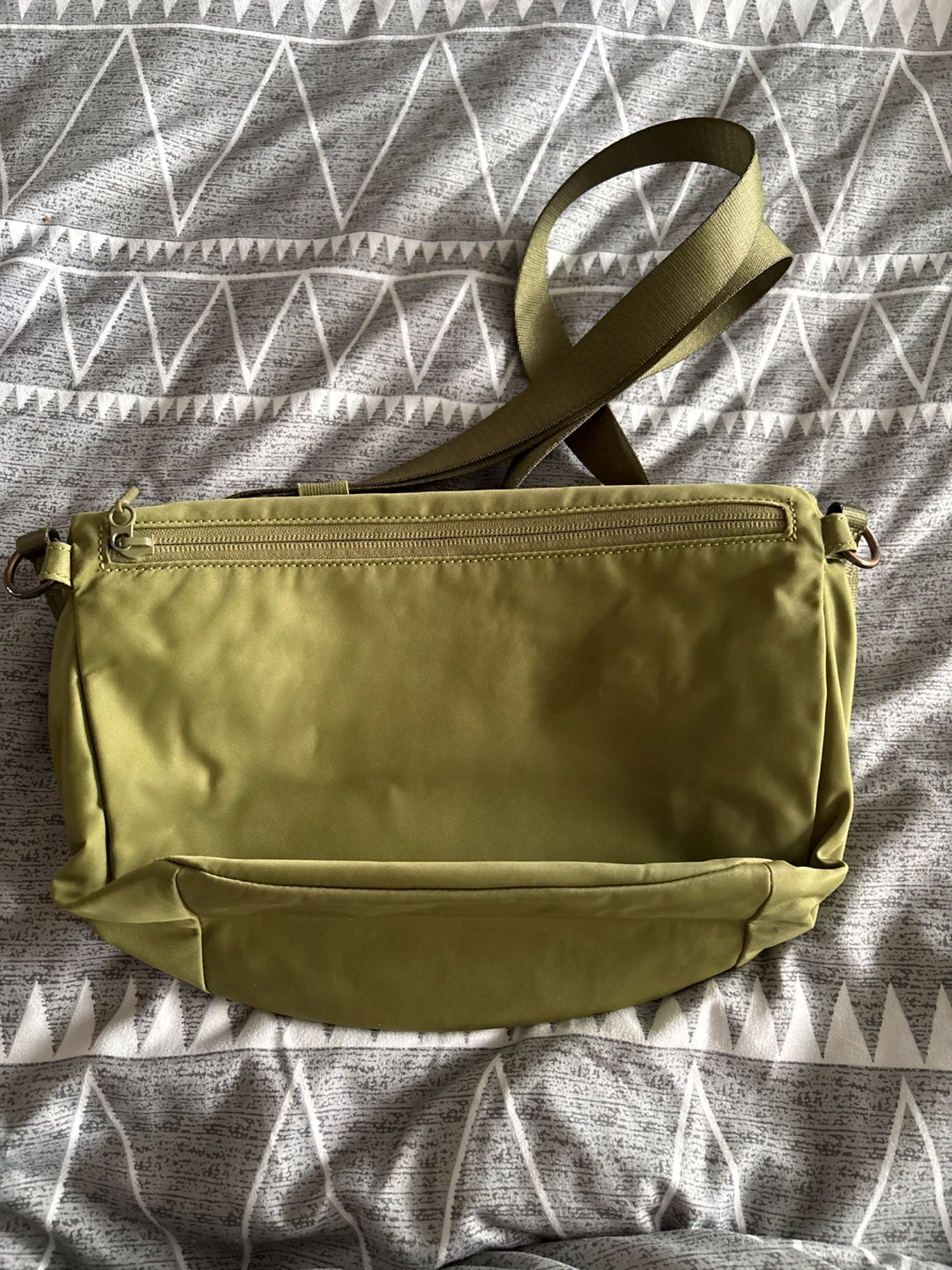 Lululemon Crossbody Bag - photo 2