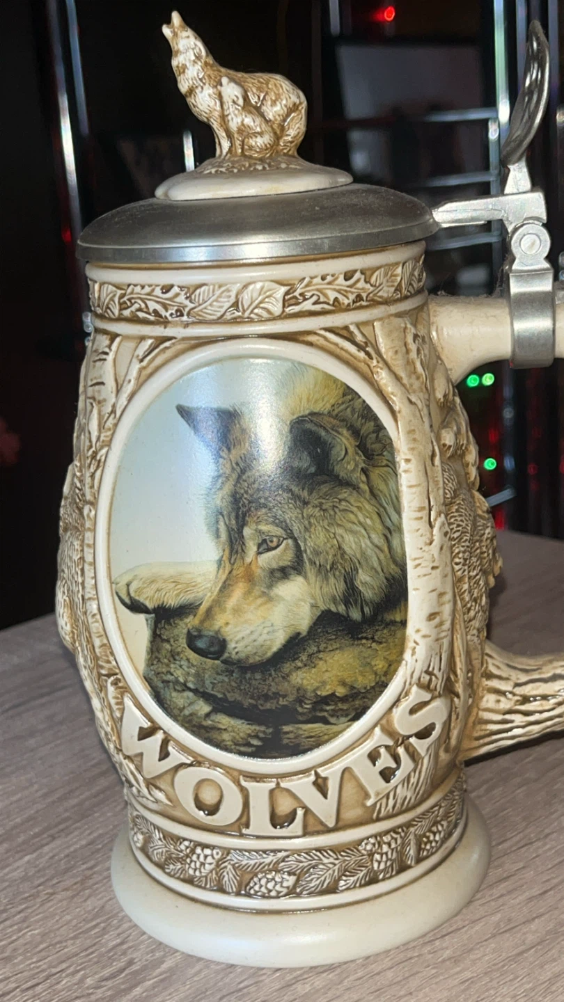 Tribute to the North American Wolf Stein