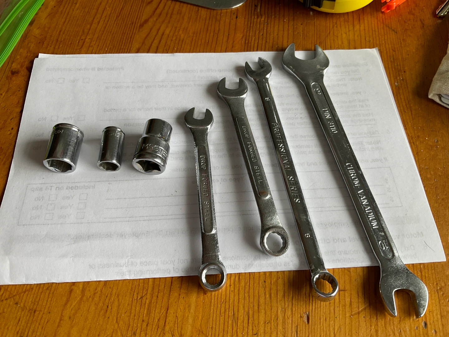 Set of 4 Wrenches & 3 Sockets