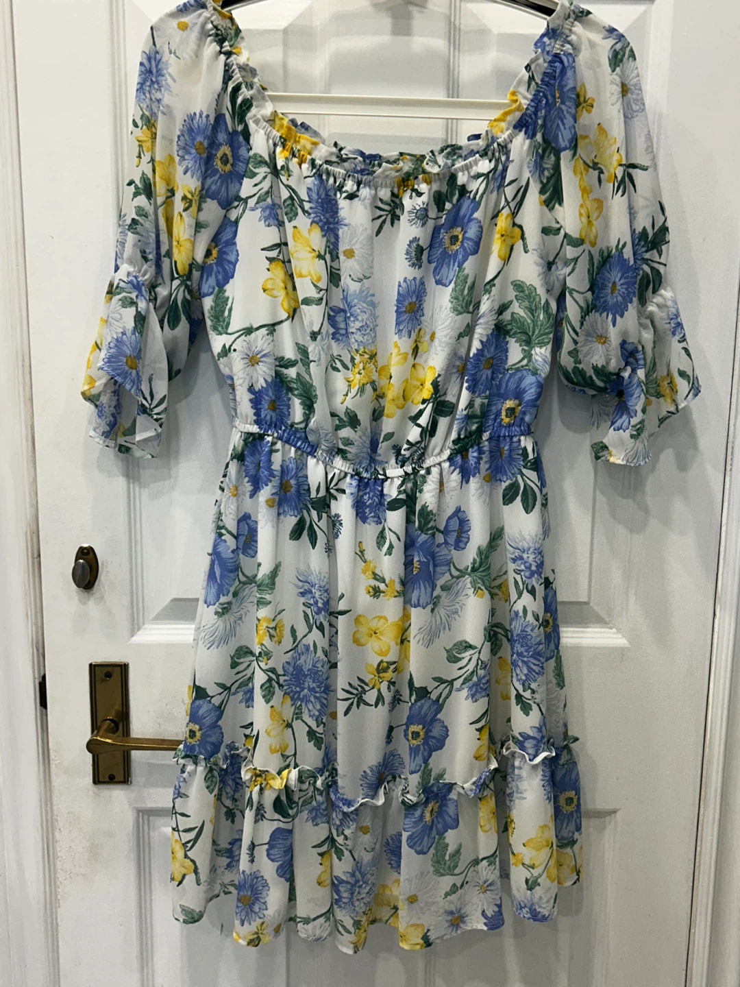 Forever21 - (M) Floral Off-the-Shoulder Dress
