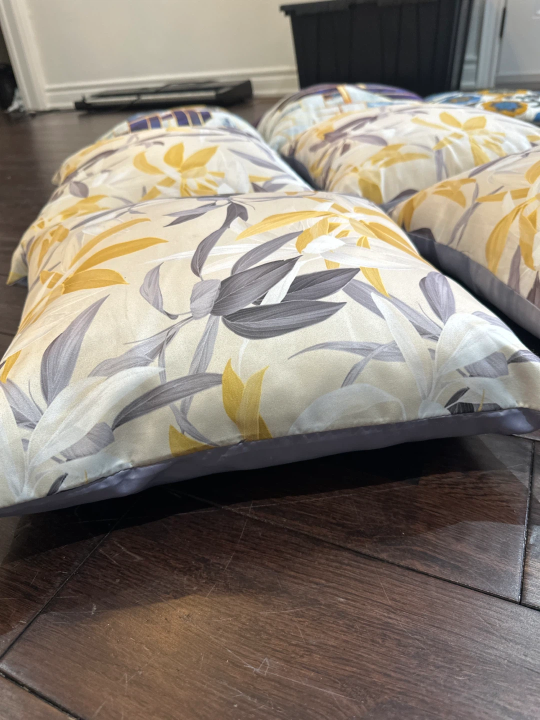 Set of Decorative Throw Pillows - photo 2