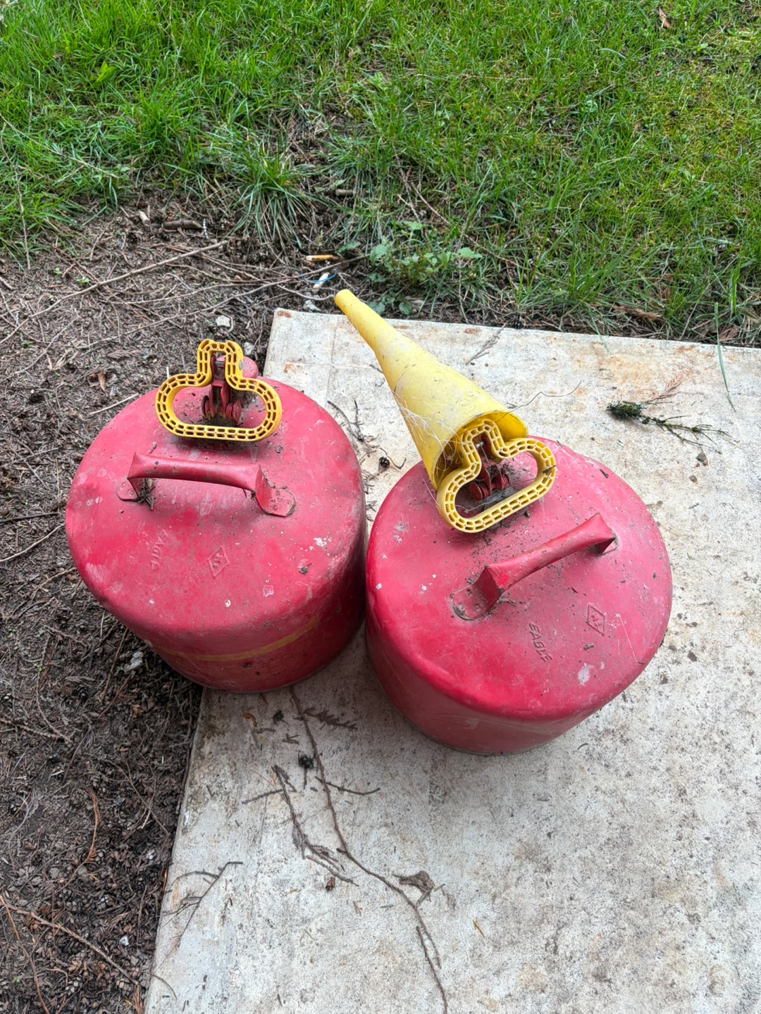 2x Eagle Safety Gas Cans with Funnels - photo 2