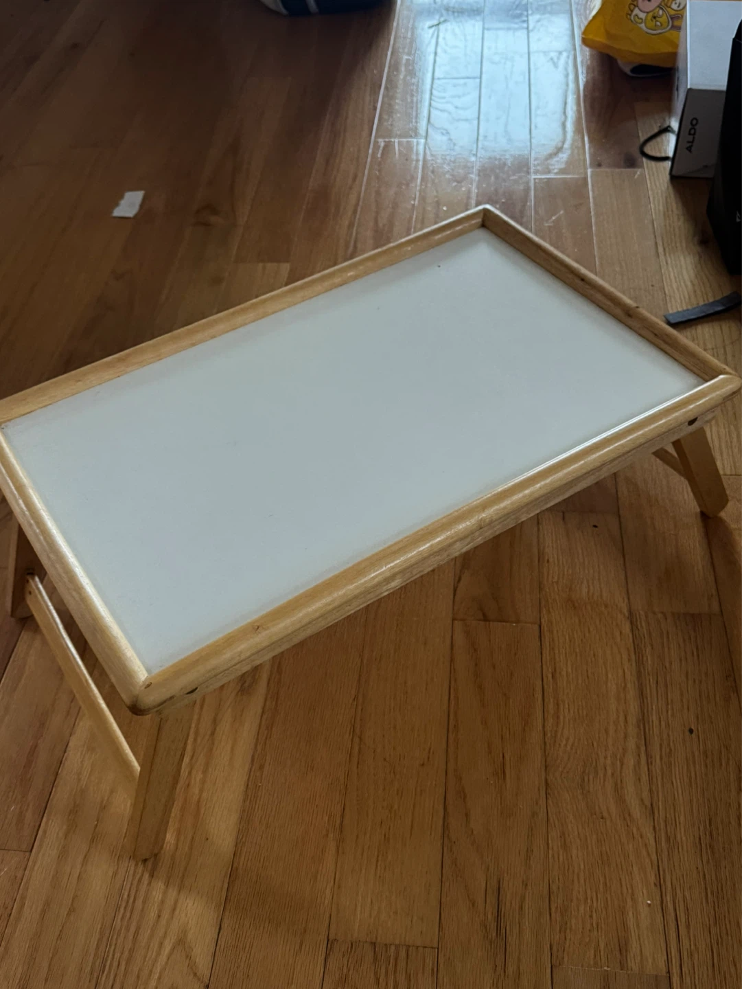 Bed tray