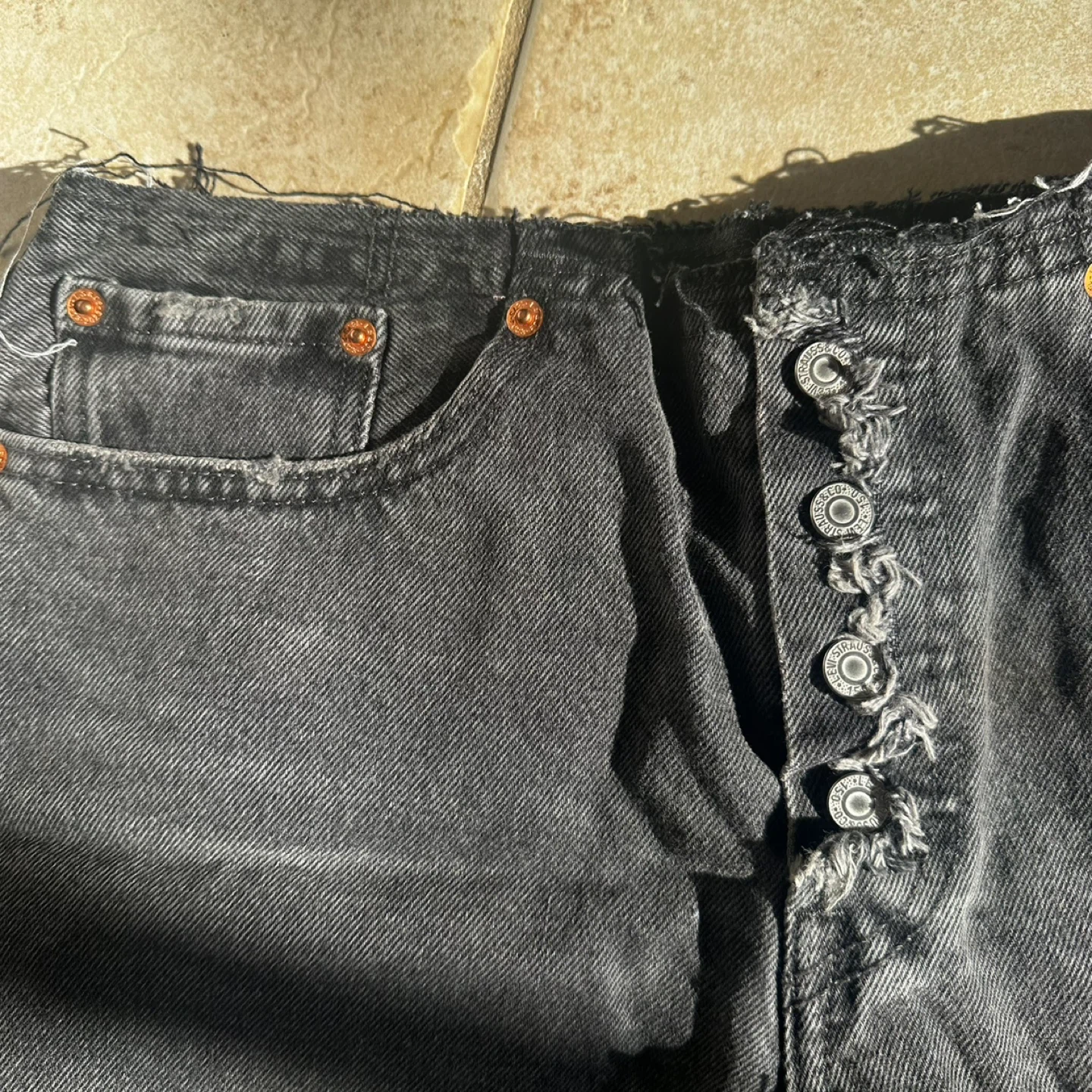 Levi's Women's 501 High Rise Cut Off Shorts Black Size 28 - photo 3