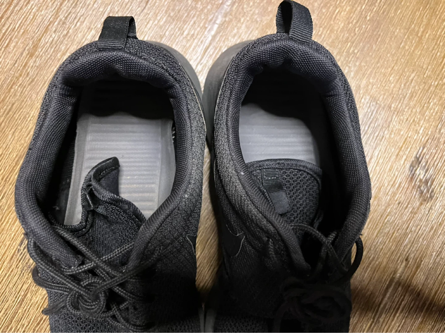 Nike Roshe Triple black sneakers Size 9 - photo 4