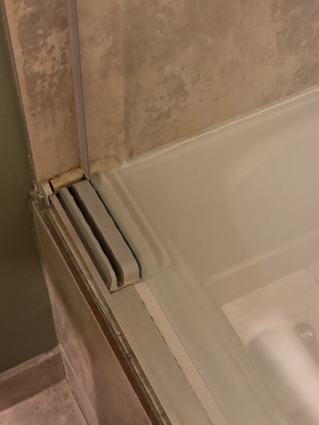 Kohler Framed Sliding Shower Door - photo 4